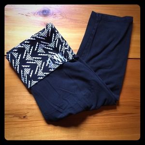 Victoria’s Secret PINK yoga pants